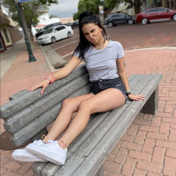 Meet your Posher, Trina - Picture 1 of 1